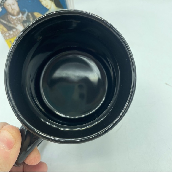 Henry the VIII and his Disappearing Wives Hot Beverage Coffee/Tea Mug NEW Gift - Picture 8 of 12